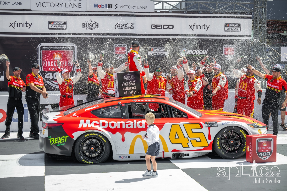Firekeepers 400 at MIS © John Swider