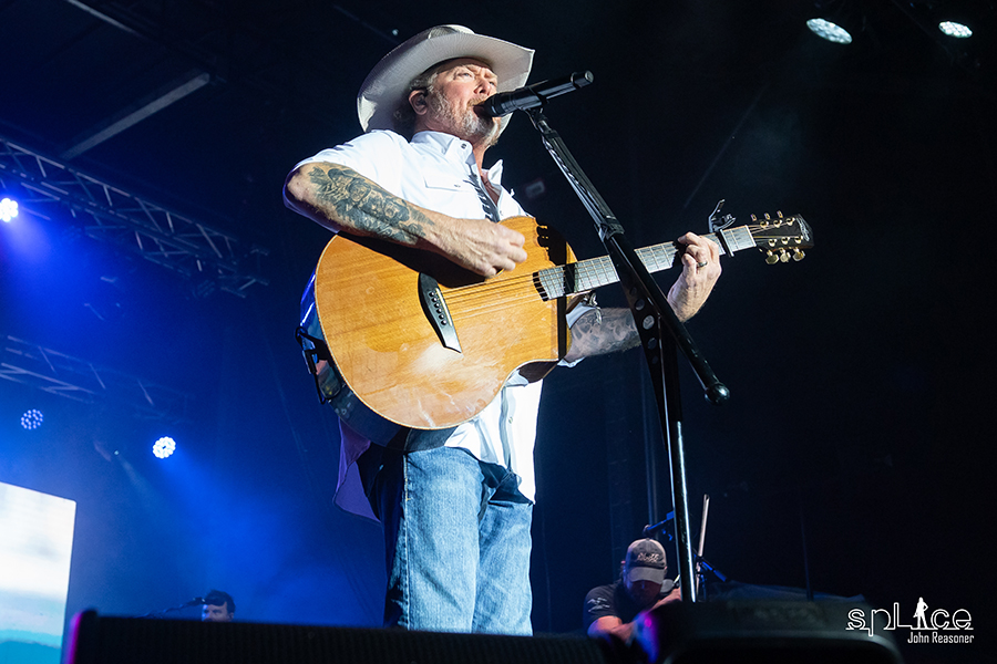 Tracy Lawrence @ Country Legends Festival | © John Reasoner