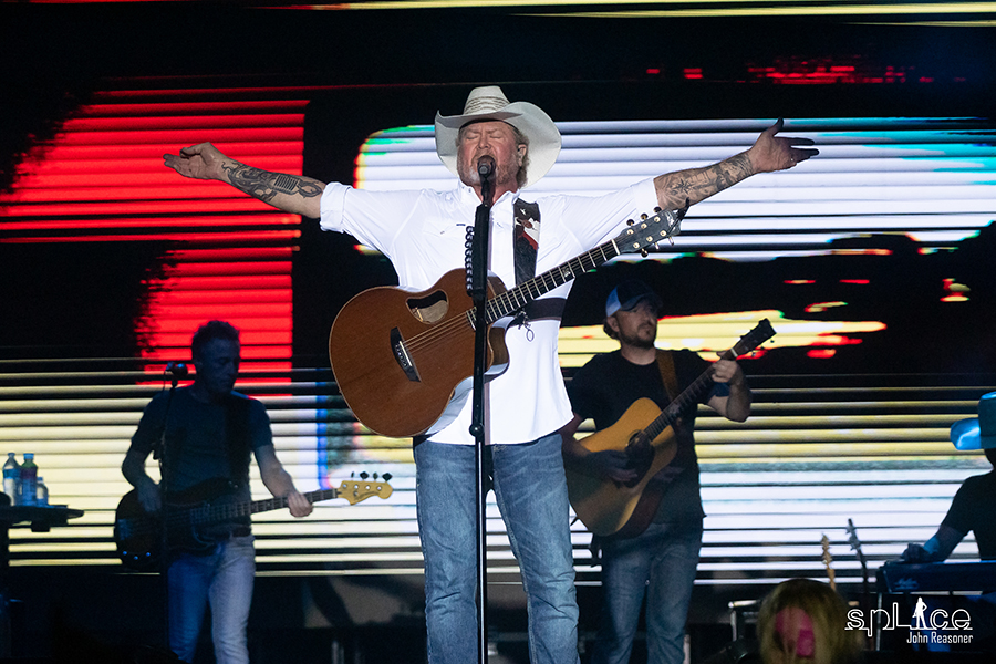 Tracy Lawrence @ Country Legends Festival | © John Reasoner